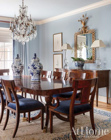 Southern Dining Room, Modern Traditional Dining Room, Dining Room Decor Traditional, Blue Da Ba Dee, Rock Family, Classic Dining Room, Traditional Dining Rooms, Dining Room Remodel, Dining Room Blue