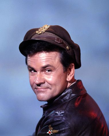 Bob Crane, Hogan's Heroes, Heroes Tv Series, Hogans Heroes, Classic Television, Old Shows, Hero Wallpaper, Old Tv Shows, Vintage Tv