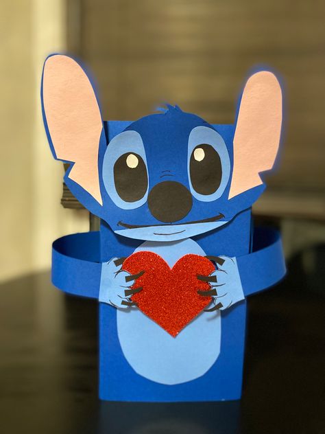 Stitch Valentines Day Box Ideas, Stitch Valentine Box Ideas For School, Stitch Valentines Box Ideas, Lilo And Stitch Valentine Box Ideas, Star Wars Valentines Box, Valentine Box Ideas For School, Stitch Valentines Day, Stitch Valentines, Valentine's Boxes