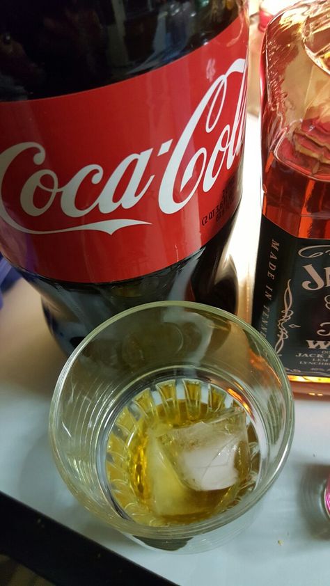 Coke Jack Daniels, Fake Drinking Snaps, Alcoholic Drinks Snap, Beer Aesthetic Drinking, Alfonso Coke, Boy Covered Face, Drinking Alcohol Aesthetic, Alcohol Pictures, Alcoholic Drinks Pictures