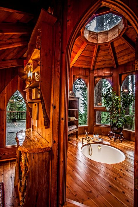 Tree House Rental in Washington Cottage Hobbit Home, Rustic Forest House, Magical Forest House, Hobbit Inspired House, Enchanted Forest House, Tree House Bathroom, Tree House Homes, Sunray Kelley, Treehouse Homes