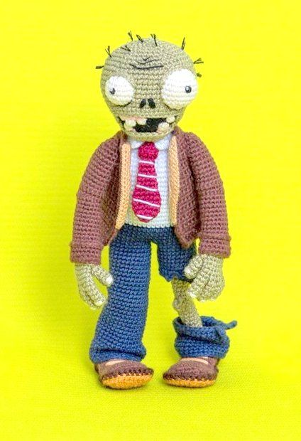 Zombie Crochet Pattern, Thanksgiving Amigurumi, Zombie Crochet, Crochet Zombie, Geek Crochet, Monster Crochet, Boy Crochet Patterns, Crochet Pour Halloween, Zombie Monster