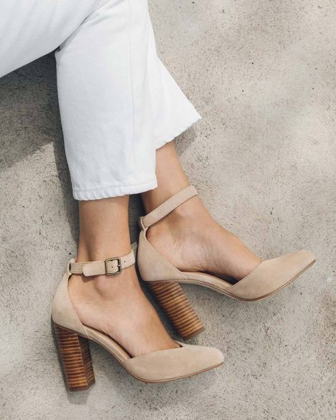 Heels Elegant, Summer High Heels, Simple Shoes, Womens Chunky Heels, French Inspired, Espadrilles Wedges, Party Shoes, Suede Heels, Heel Sandals