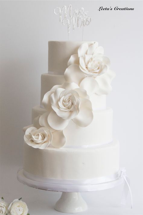 White Cake With White Roses, Satin Wedding Cake, Wedding Cake Gold Accents, Wedding Cake Designs 3 Tier, Wedding Cake White Roses, White Rose Wedding Cake, Wedding Cake Chic, Wedding Cake Two Tier, Gumpaste Roses