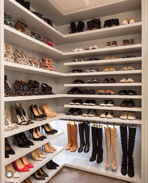 Walk In Shoe Closet, Shoe Shelf In Closet, Room Shoe, Shoe Rack For Small Spaces, Space Shoes, Tiny Entryway, Ideas Closet, Closet Shoe, Closet Shoes