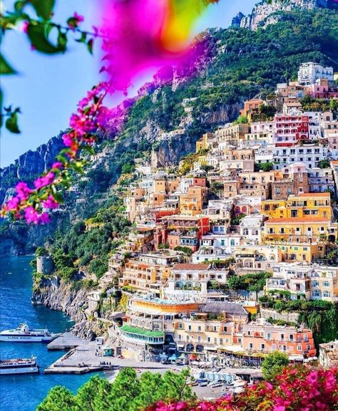 Amalfi Coast, Italy Places To See In Italy, Beautiful Places Photography, Colorful Cities, Live In Italy, Sketch Landscape, Life In Italy, Nature Destinations, Places Photography, Italian Travel