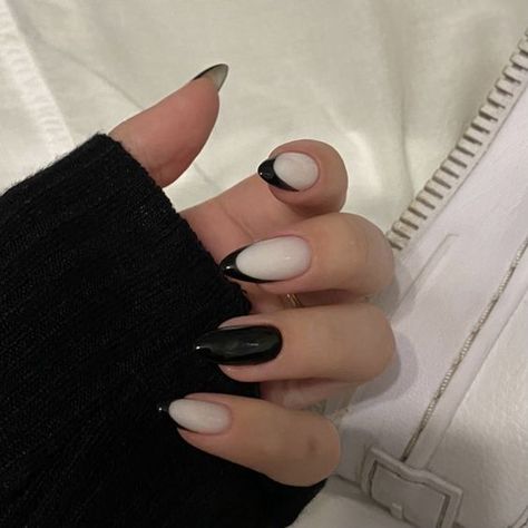 Grunge Nails, Basic Nails, Soft Nails, Best Nail Art, Nail Swag, Acrylic Nails Coffin Short, Aesthetic Black, Minimalist Nails, Nail Art Ideas