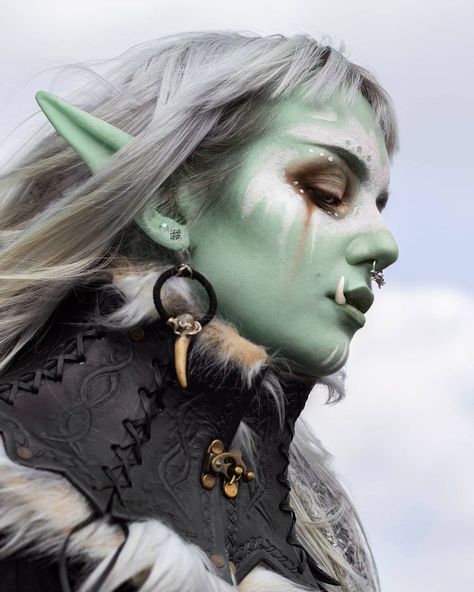 Pagan Makeup, Non Binary Fashion, Troll Costume, Wow Photo, Fantasy Makeup, Fantasy Clothing, Girls Makeup, Halloween Costumes Women, Photography Inspo