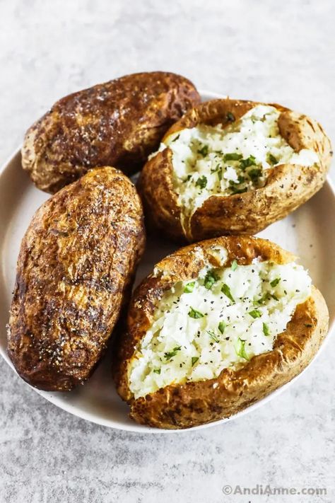 Air Fryer Baked Potatoes Baked Potato In Air Fryer, Potato In Air Fryer, Baked Potato Toppings, Air Fryer Baked Potato, Potato Toppings, Crispy Potatoes, Baked Potatoes, Russet Potatoes, Most Popular Recipes