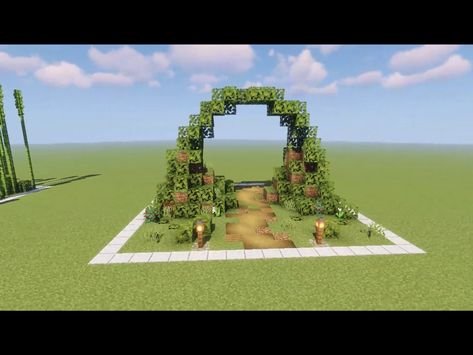 Archways Minecraft Ideas, Minecraft Orchard Design, Minecraft Garden Arch, Garden Entrance Minecraft, Minecraft Entrance Ideas Arch, Arch Doorway Minecraft, Minecraft Forest Path, Minecraft Hedge Fence, Archway Minecraft Ideas