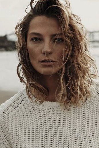 Trendy We Fryzurach, Curly Lob, Daria Werbowy, Wavy Haircuts, Curly Haircuts, Natural Wavy Hair, Lob Haircut, Haircuts For Wavy Hair, Haircuts For Curly Hair