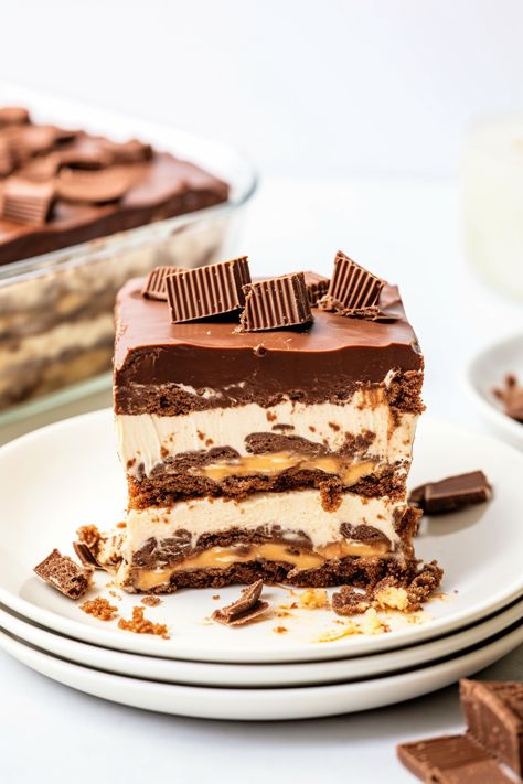 Peanut Butter Eclair Cake, Peanut Butter Eclair, Eclair Cake, Bake Cakes, Creative Snacks, Chocolate Graham Crackers, Nutter Butter, Cake Layers, Dessert Lover