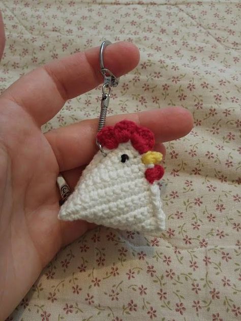 SOBABA: Les cocottes berlingots au crochet Crochet Crafts, Diy Crochet, Crochet Amigurumi, Free Crochet Pattern, Free Pattern, Crochet Earrings, Amigurumi, Crochet Patterns, Crochet