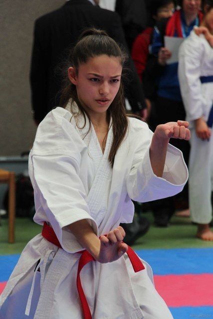 Karate Girl Aesthetic, Karate Video, Jiu Jutsu, Bridal Hair Up, Women Karate, Outfit Aesthetics, Girly Swag, Shotokan Karate, Karate Martial Arts