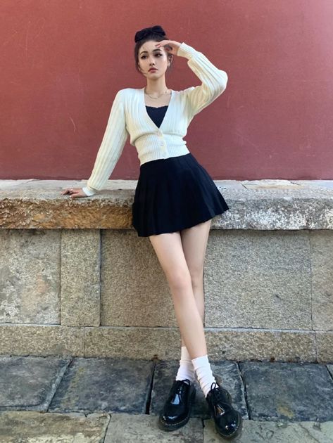 Balletcore Fashion, Pink Skirt Outfit Ideas, Balletcore Outfits, Black Couqutte Outfits, Coquette Outfit Mini Skirt, Black Coquette Mini Dress For Summer, Cute Mini Skirt Outfits Korean, Fitted Black Coquette Dress, Uni Outfits