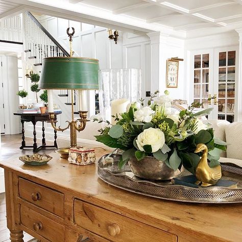 All my faves! ❤️ #consoletabledecor #consoletable Sweet Shady Lane, Remodel Checklist, Flowers And Greenery, Yellow Interior, French Home Decor, Southern Home, Cool Ideas, French House, A Living Room