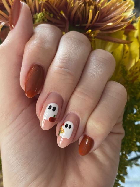 #ghostnails #halloween #halloweennails #ghost #fallnails #nailart #nailinspiration Cute Halloween Manicure, Gel X Halloween Nail Designs, Ghost Gel Nail Designs, How To Do Ghost Nail Art, Easy Nail Designs For Fall, How To Ghost Nail Art, Halloween Nails Short Ghost, Halloween Nails Cute Ghost, October Nails Ghost