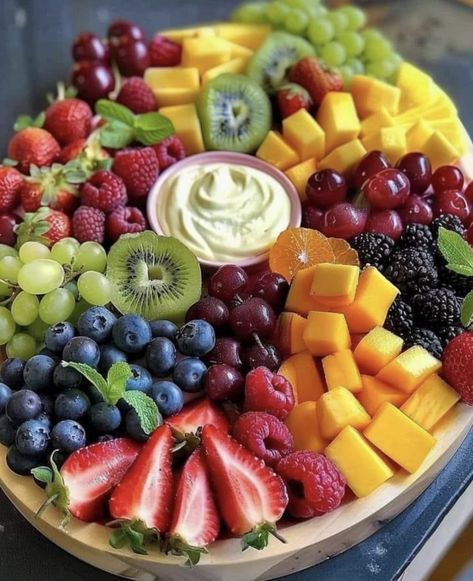 Rainbow Fruit Platter, Rainbow Fruit Platters, Best Freeze Dried Food, Lassi Recipes, Fruit Platter Designs, Fruit Salad Easy, Rainbow Fruit, Party Food Platters, Charcuterie Recipes