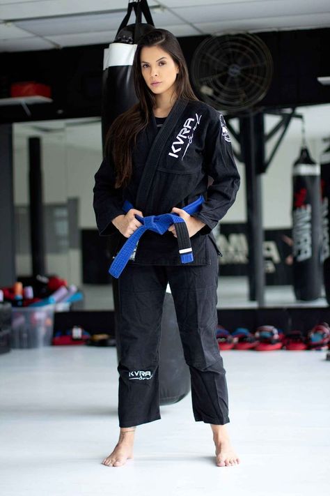 Bjj Woman Jiu Jitsu, Jiu Jitsu Photography, Martial Arts Fashion, Bjj Girl, Wing Chun Martial Arts, Martial Arts Photography, Women Karate, Martial Arts Film, Karate Gi