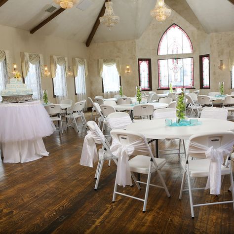 Folding Chairs Wedding, Sevilla Wedding, Queer Prom, White Granite Colors, White Plastic Chairs, Christmas Banquet, Chairs Wedding, White Folding Chairs, Banquet Decor