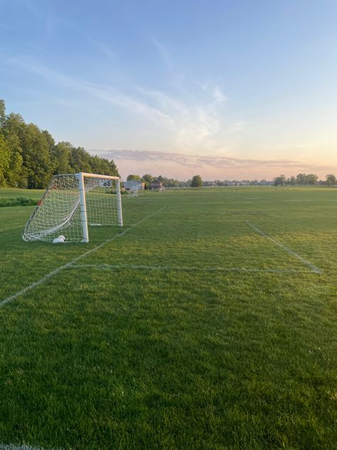 Soccer Season, Soccer Inspiration, Football Pitch, Sports Marketing, Kings Game, Travel Pictures Poses, Soccer Life, Soccer Drills, Sports Aesthetic