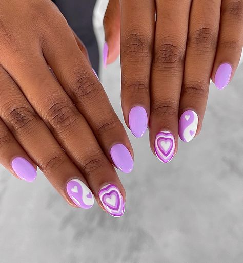 purple heart layers + yin & yang 💜💅🏾 @cmp_beautysupplies gel polishes used: 💜rapture 💜lavender hunt 💜french white - - - - - #nailart #purplenails #salon #beauty #nails Cool Short Nail Designs, Yin Yang Nails, Festive Nail Designs, Love Struck, Baby Blue Nails, Purple Nail Designs, Holiday Nail Designs, Be Love, Short Nail