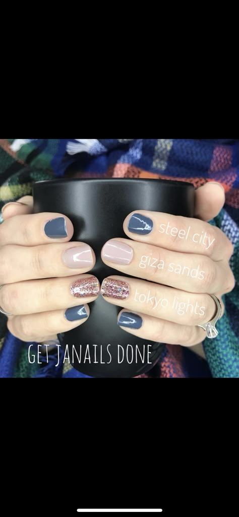 Try with Under the Sea and Rose Gold Glitter 😍 Painted Fingernails Ideas, Fall Mani Pedi Combos, Glittery Nails, Nails Done, Shellac Nails, Street Nails, Get Nails, Dipped Nails, Grey Baby