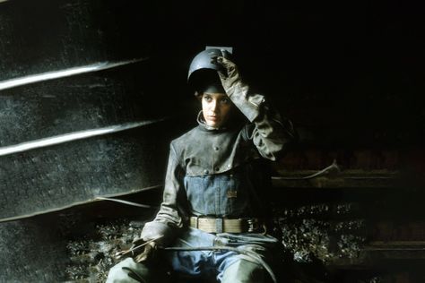 Is it so hard to believe that a welder might also be a dancer? Michael Nouri, Alex Owens, Women Welder, Flash Dance, Daryl Hannah, Steel Worker, Jennifer Beals, Melanie Griffith, Jem And The Holograms