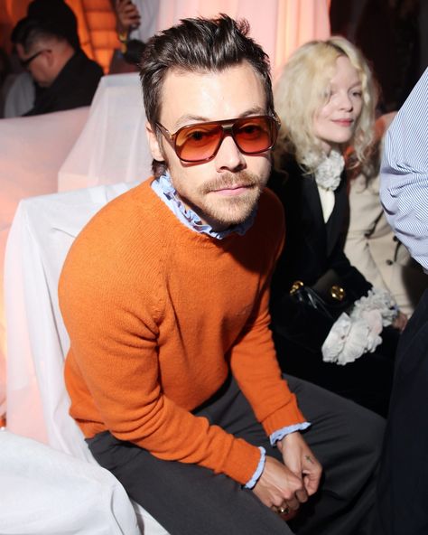 Not that you needed any more of a reason to get your knitwear out of the cupboard, but if you did, please refer to this picture of Harry Styles in an orange jumper 🧡 Oh, and if you're nosey like us, head to the link in bio for all the celebs spotted on the front row at Paris Fashion Week. Louis Tomlinson And Harry Styles, Harry Styles 2013, Valentino Collection, Harry Styles Tour, Harry Styles Edits, Harry Styles Aesthetic, Harry Styles Pictures, Mr Style, Alessandro Michele