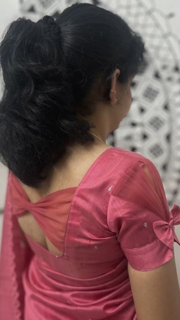 New Latest Blouse Back Design, Latest Blouse Hand Designs Models, Blouse Pattern For Saree, Back Neck For Kurti, Latest Back Neck Designs For Suits, Back Neck Design For Kurtis, Fancy Blouse Designs Simple, Latest Back Neck Designs For Blouse, New Fancy Blouse Design