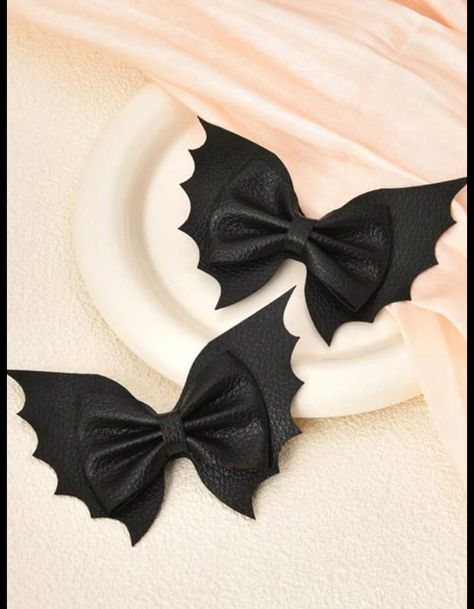 Halloween Mode, Halloween Hair Clips, Halloween Bows, Hair Accessories Clips, Black Bat, Halloween Hair, Bow Knot, Estilo Punk, Halloween Accessories