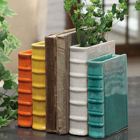 Gifts for the book lovers in your life. I NEED the terracotta bookend vases for my office and, of course, the Harry Potter spells print! Book Vases, Keramik Design, Creative Co Op, Ceramics Projects, Ceramics Ideas Pottery, Design Geometric, Vase Set, Clay Pottery, Clay Projects