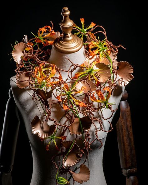 Flower Structure, A Level Textiles, Sculptural Jewelry, Creative Flower Arrangements, Body Adornment, Garden Party Dress, Sympathy Flowers, Ginkgo Biloba, Floral Designer