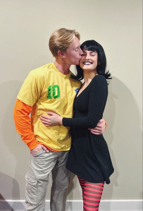 Maeve And Johnny Costume, Couples Costumes Movies, Mavis And Johnny Costume, Mavis Costume, Mavis And Johnny, Cute Couple Halloween, Duo Costumes, Halloween Outfit Ideas, Halloween Coustumes