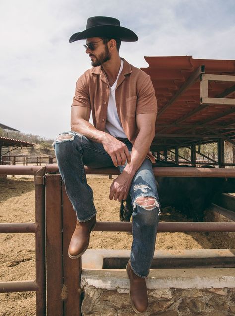 Men Rancho Outfit, Outfits With Cowboy Hats Men, Cowboy Theme Outfit Men, Calgary Stampede Outfits Men, Modern Western Outfit Men, Rodeo Men Outfit, Country Photoshoot Men, Country Concert Men’s Outfits, Men Stagecoach Outfit