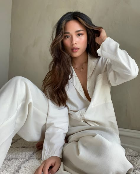 Tsutsumi Hoang (@xoxotsumi) • Instagram photos and videos Asian Brown Hair, Tsutsumi Hoang, Balayage Inspiration, Asian Hair Highlights, Going To Bed Early, Asian Balayage, Drawing Pics, Hair Color Asian, Bed Early