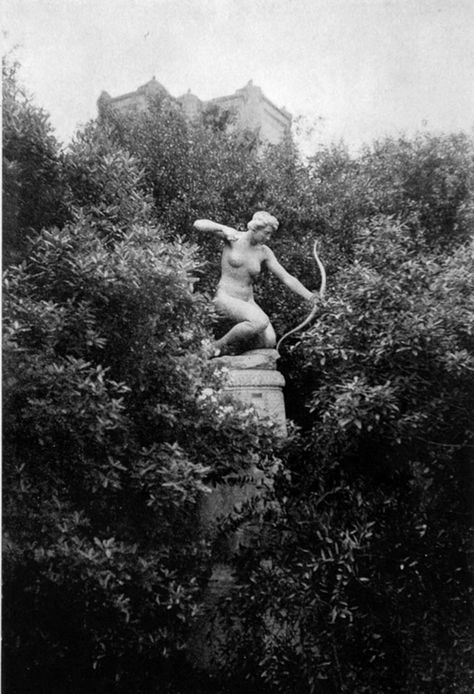 Diana hunting..  sculpture by Haig Patigian Art Sculpture, The Secret History, Greek Mythology, Gods And Goddesses, Secret Garden, Hunting, Antonio Mora Artwork, Sculpture Art, Illustration Art