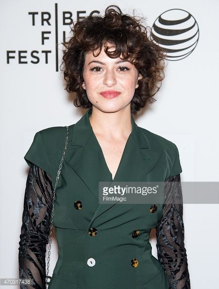 Curly Hair Baby, Alia Shawkat, Italian Hair, Black Curls, Tribeca Film Festival, Colored Curly Hair, Hair 2018, Curly Hair Inspiration, Curly Hair With Bangs