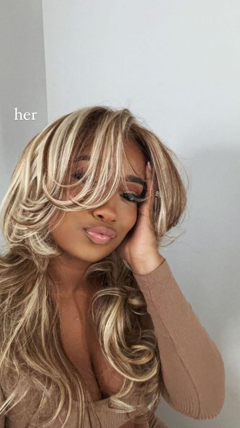 Highlight Human Hair Wig, Blonde Curtain Bangs Black Women, Rhianna Blonde, Blonde In The Front Brown In The Back, Best Fall Hair Colors 2023, Peekaboo On Blonde Hair, 2000s Blowout Hair, Blonde Under Hair, Blonde Hair Natural Black Women