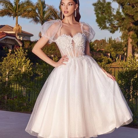 Tea Length Layered Tulle Sheer Structured Sweetheart Bodice Wedding Dress Vintage Wedding Dress Corset, Corset Wedding Dress Vintage, Tea Length Wedding Dress Vintage, Bodice Wedding Dress, Structured Corset, Knee Length Wedding Dress, Bride Wedding Dress, Wedding Dress Boutiques, Wedding Dresses With Flowers