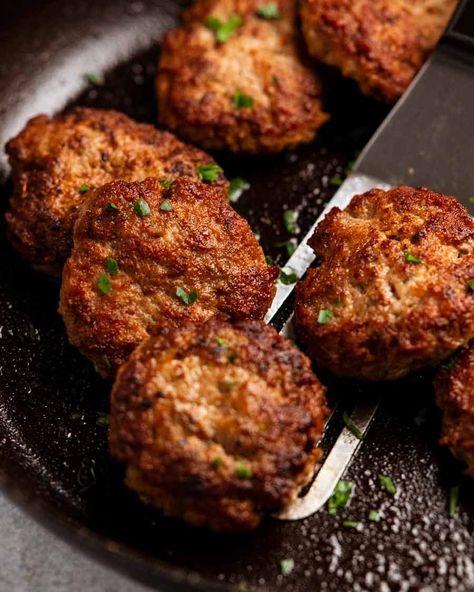 Homemade Pork Sausage Patties Tineats Recipes, Pork Rissoles, Minced Recipes, Footy Food, Csiro Diet, Homemade Pork Sausage, Pork Sausage Patties, Pork Patties, Pork Mince Recipes