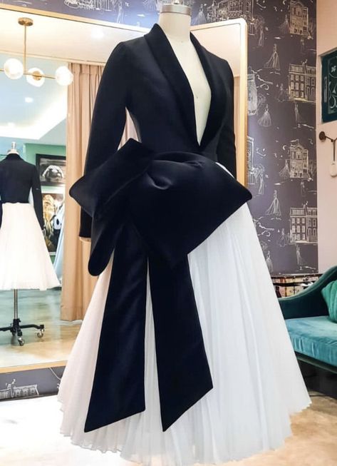 Black And White Gown Elegant, Black Dress With White Bow, Black And White Outfits Classy Chic, Church Outfit Ideas For Women, Classy Gowns, Chic Dress Classy, Elegant Dresses Classy, Glamour Dress, Classy Dress Outfits