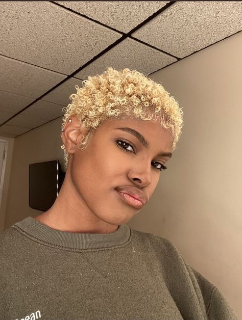 Diamond White Short Hair, Short Blonde Hair On Black Women, Pink Twa, Dyed Twa, Short Dyed Hair Black Women, Buzz Cut Black Women, Bald Black Women, Twa Haircuts, Blonde Twa