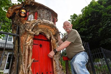 Brampton man carves tree stump into a miniature fairytale cottage Miniature Tree House, Fairy Stump, Carved Tree Stump, Silver Maple Tree, Magical Tree, Fairytale Cottage, Faeries Gardens, Tree Carving, Gnome House