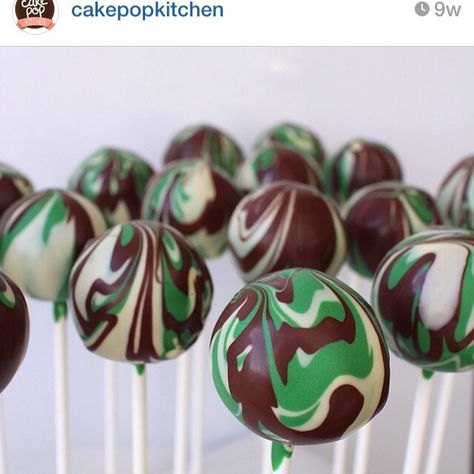 Camo cake pops Camo Cake Pops, Camouflage Baby Shower, Camo Cakes, Baby Shower Cupcakes For Boy, Camo Cake, Army Cake, Baby Shower Camo, Camo Party, Cupcakes For Boys