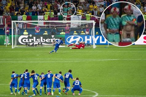 He'll never see that from there: England fan flashes Diamante in a bid to put him off his penalty. It didn't work England Vs Italy, Italian Soccer Team, Penalty Kick, Funny Sports Pictures, England Fans, Euro 2012, England Football, Shaquille O'neal, Sports Humor