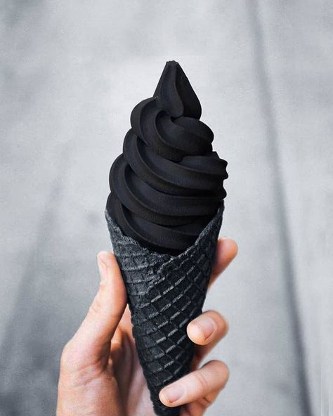 Black Ice Cream, Black Food Coloring, Black Food, Cream Aesthetic, Kiev Ukraine, Black Ice, All Black Everything, Food Trends, Black And White Aesthetic