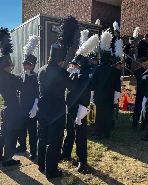 Marching Band Boyfriend Aesthetic, Band School Aesthetic, High School Marching Band Aesthetic, Marching Band Aesthetic Wallpaper, Band Camp Aesthetic, School Band Aesthetic, Band Aesthetic High School, Band Kid Aesthetic, Marching Band Couples