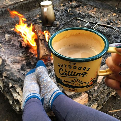 So apparently today is International Coffee Day. We're a little biased, but we think the best place to enjoy a hot cup of coffee is right by the campfire whilst warming your toes 🔥 ☕️ What do you think? 📷 Photo credit: Rebecca Vincent Rebecca Vincent, Autumn Camping, Boozy Hot Chocolate, Nutella Hot Chocolate, Camping Foods, International Coffee Day, Classic Hot Chocolate, Mulled Wine Recipe, Hot Drinks Recipes