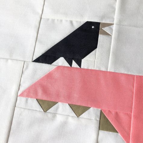 Crow Sewing Pattern Free, Raven Quilt Block, Crow Quilt Block Pattern, Crow Friend, Raven Quilt, Fpp Patterns, Crow Quilt, Doodle Stitching, Crow Pattern